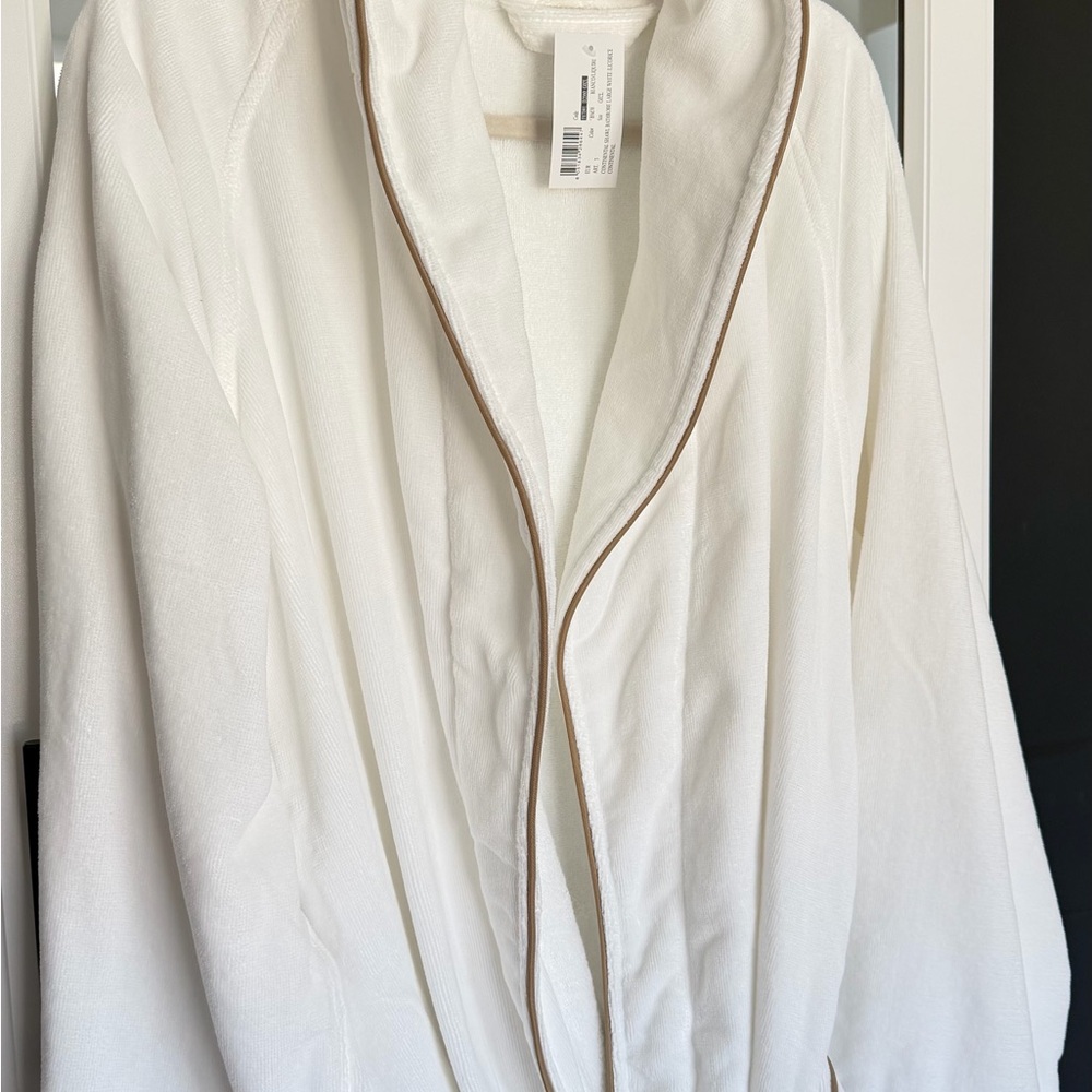 Frette Men’s White Shawl Collar Bathrobe - Picture 3 of 4